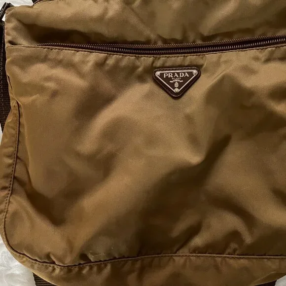 Prada Bag - Picture 4 of 6